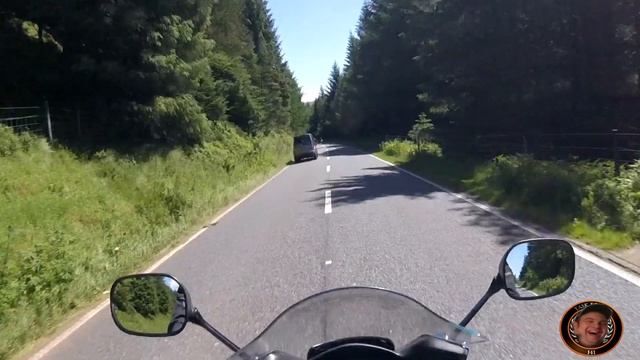 A57 Snake pass near miss close call GSX 650F смотреть онлайн