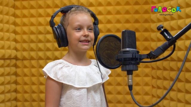 Детская песня - Хлопайте в ладоши  Академия Голосок  Наташа Несина 7 лет