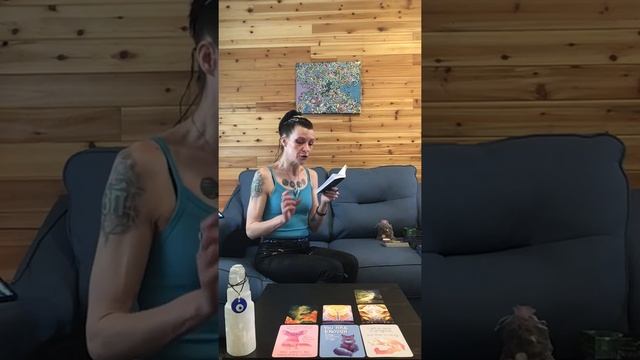 Scorpio Random Weekend Oracle Reading 4/8-10, 2022 (with new decks) смотреть онлайн