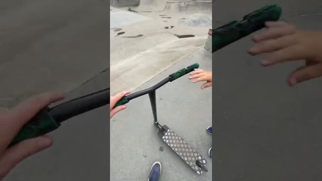 СЛОМАЛ САМОКАТ ШКОЛЬНИКУ за 100 РУБЛЕЙ смотреть онлайн