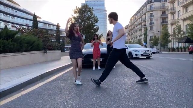 8K Кайфовая Чеченская Лезгинка Madina Madina ALISHKA 2022 Девушки Кайфово Танцуют В Баку Мадина смотреть онлайн