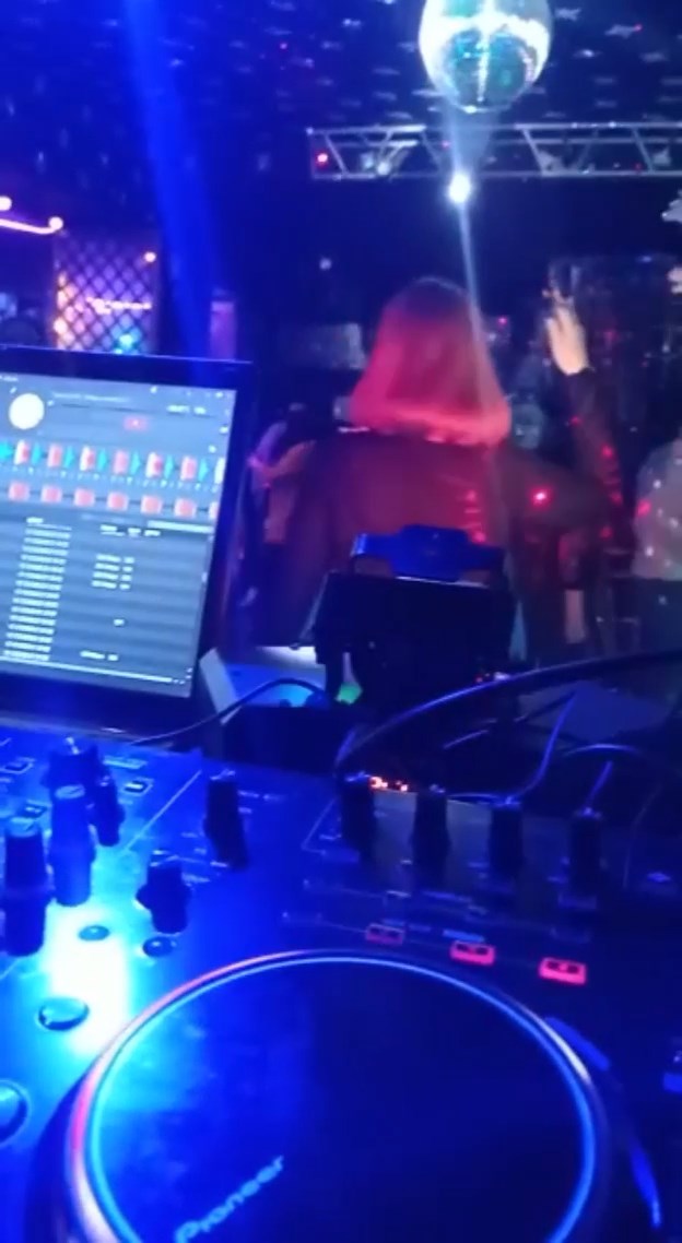 Глазами Диджея (We Will Rock You) смотреть онлайн