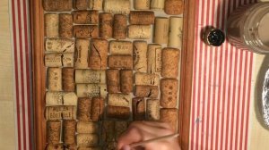 Картина на винных пробках "Бутылка и бокал вина"