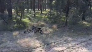 В данном случае для засады было использовано уничтоженное транспортное средство, которое наши бойцы