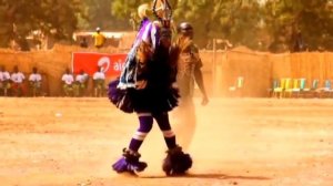 Прикольный танец папуаса)))