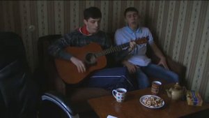 офигенно читает реп под гитару ! Хит !!!!