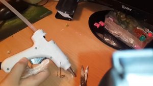 Как сделать каблуки для Барби из клея пистолета?