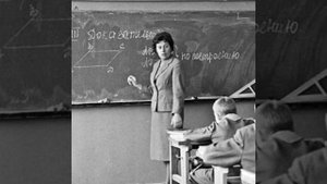 "Наша школьная страна" (не крутите глобус). Поёт Валентина Щебенькова
