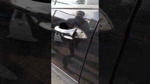 BMW X5 как открыть дверь без ключа...