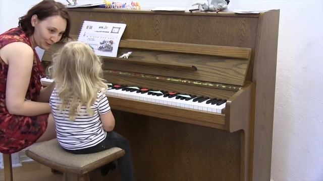 Занятия музыки с начинающими от 3 ёх лет:регистры смотреть онлайн