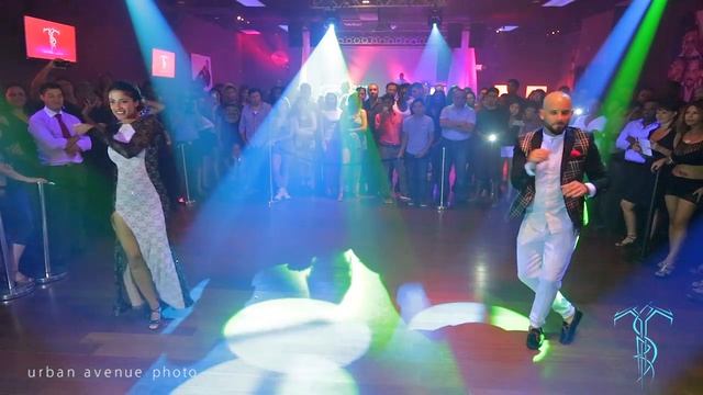 ATACA & LA ALEMANA Bachata Dance Performance At THE SALSA ROOM смотреть онлайн