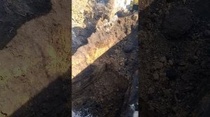 Копка котлована под переливной септик. Копка ямы экскаватором