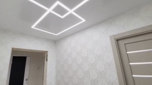 Квадрат в квадрате с помощью световых линий Flexy как основной источник света