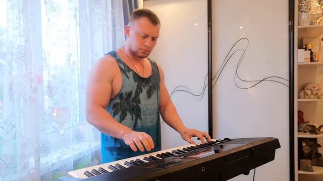 "Ledy In Red". СИНТЕЗАТОР CASIO CT-X3000. смотреть онлайн