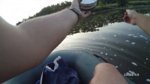 Сазан на кружки и карась на макушатник с пенопластом. Поднял остров со дна реки!