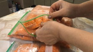 Как сохранить на зиму не стандартную морковь ЗАМОРОЗКА МОРКОВИ НА ЗИМУ.mp4