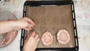 Гнёзда из фарша с овощами