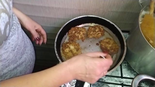 Печінкові млинці з вафлями смотреть онлайн