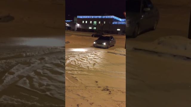 Дрифт на переднем приводе! смотреть онлайн