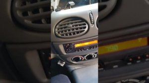 Stereo SENTION detalle conexión en línea renault