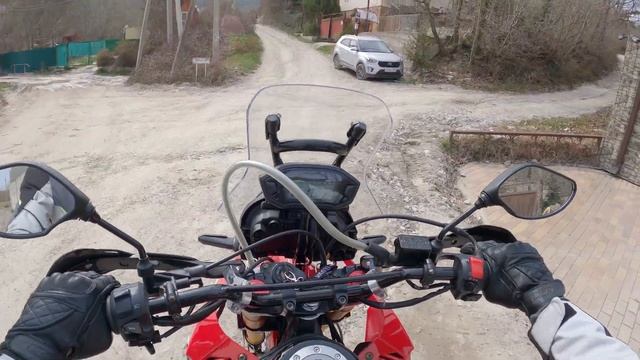 Motoland Dakar 250 ST короткий круг по городу и пригороду, часть 1 [5K] смотреть онлайн