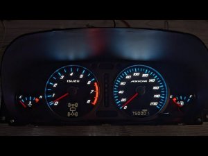 Isuzu Axiom пересвет щитка приборов