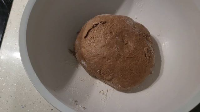 Шоколадный дрожжевое тесто/Пицца с фруктами/Сладкая пицца/ #chocolate #pizza #fruit смотреть онлайн