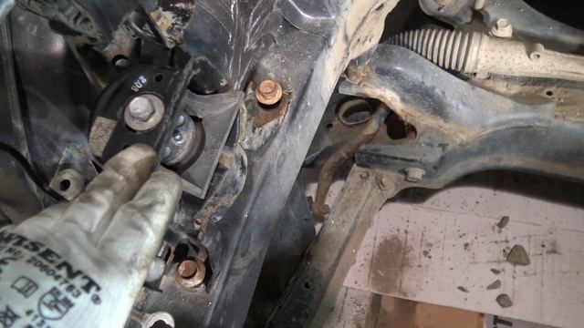 How to replace ALL 4 pcs engine Mountings Toyota Corolla. Years 2000 to 2018 смотреть онлайн