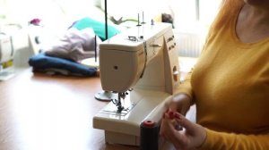 Как укоротить трикотажное платье, футболку без специального оборудования