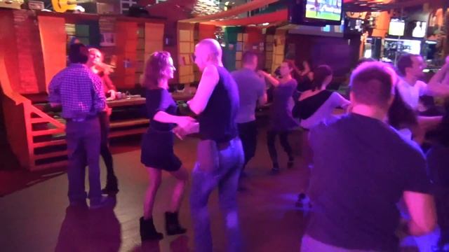 Сальса вечеринка от Chilli Dance Studio танцуем сальсу)))) смотреть онлайн