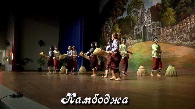 Шоу Апсара, Камбоджа, Сием-Рип. Кхмерские танцы апсары.