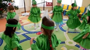 Танец елочек