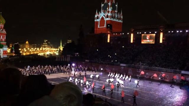 Спасская башня: Суворовцы