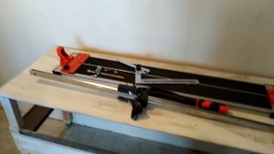 Распаковываю плиткорез Matrix Professional 900 по счелчку пальцев