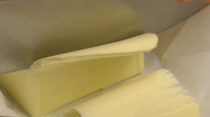 Купила сливочное масло "Вкуснотеево",жирность 82,5% за 182,50₽ и дома проверила его на натуральност