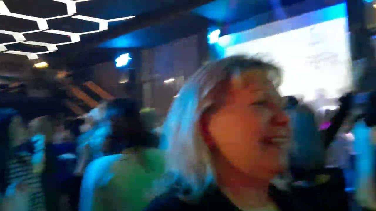 корпоратив в Друзьях смотреть онлайн