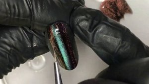 Полоски гель лаком кошачий глаз Gellaktik Cat eye nail design