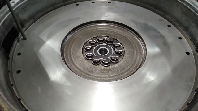 Мерседес Актрос . Часть 10. Установка сальника маховика. смотреть онлайн