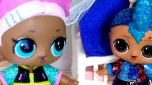 СПАЛ И ПРОПАЛ? МАЛЫШ? ВИКИ И ПАНКИ СЕМЕЙКА ЛОЛ! Смешные мультики куклы лол сюрприз Даринелка