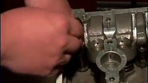 Собираем двигатель ЗМЗ 406.10 Волговский 2 часть.mp4