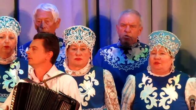 Над окошком месяц смотреть онлайн