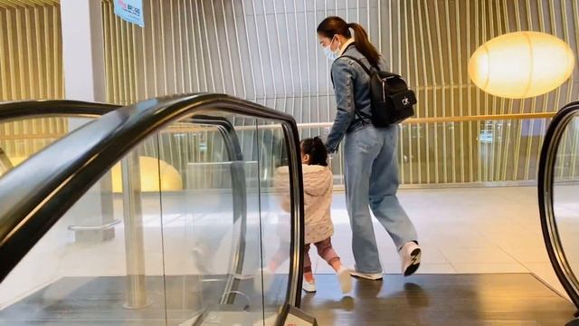 Sony ZV 1 Camera is it worth it? смотреть онлайн