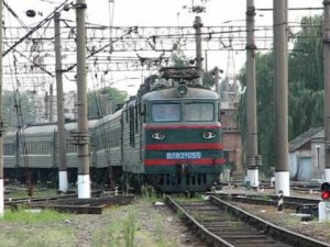 Поезд Казань-Симферополь прибывает в Купянск-Узловой