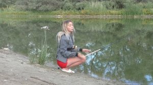 ПОПАЛА НА УТРЕННИЙ ЖОР НА РЫБАЛКЕ! ЛОВЛЯ НА УТРЕННЕЙ ЗОРЬКЕ