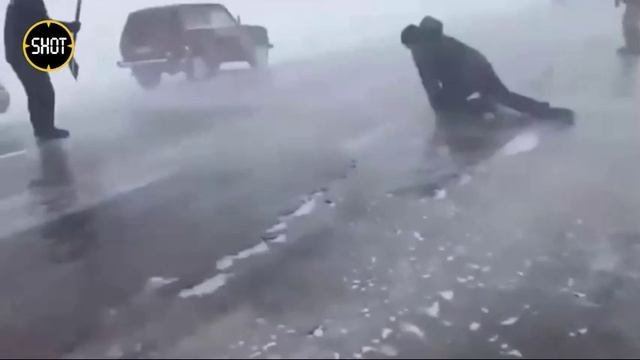 Ураганный ветер и гололёд Vs. водители на трассе Омск — Павлодар