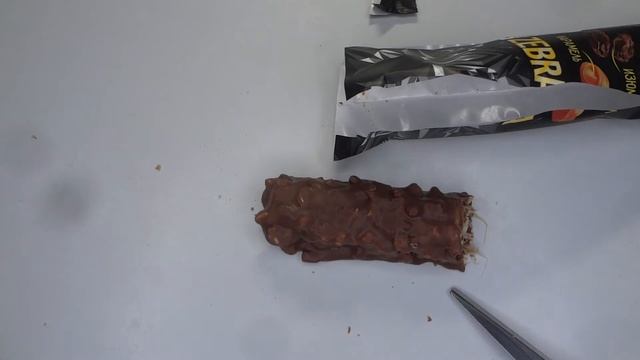 Взял на пробу Батончик Вафли ZEBRA с Мягкой Карамелью Изюмом Арахисом Глазированные Глазурью смотреть онлайн