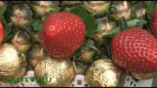 Сладкий букет / Клубнично-конфетный букет
