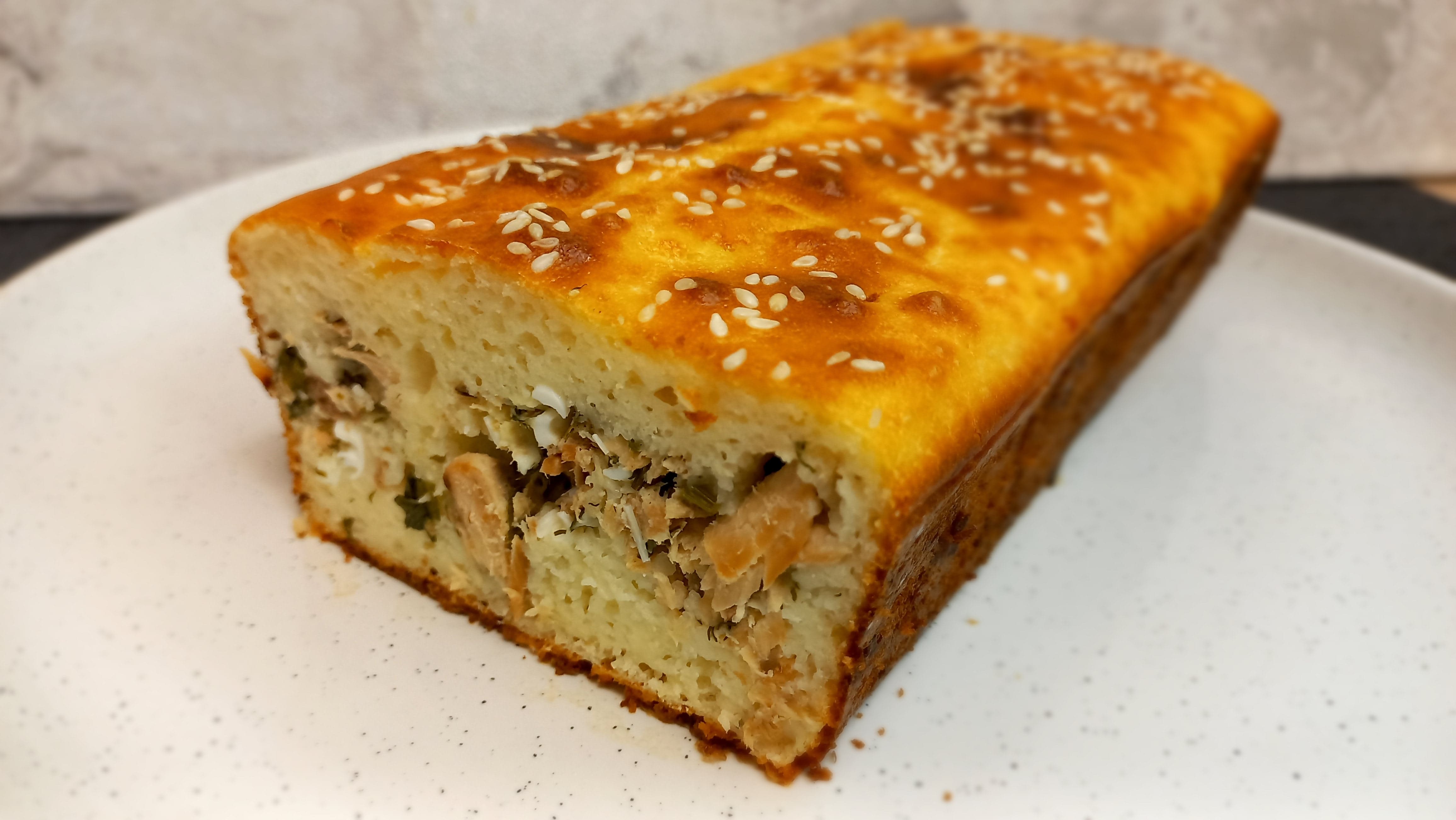 Заливной пирог с рыбными консервами