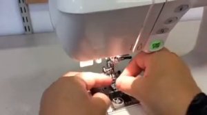 Att trä en Janome DC 4030 symaskin