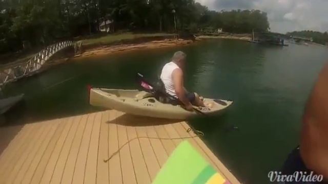 Bobby vs Kayak 1 смотреть онлайн